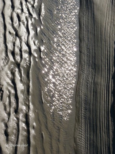 Installation intitulée "Eau et sable" par Alain Bernegger, Œuvre d'art originale