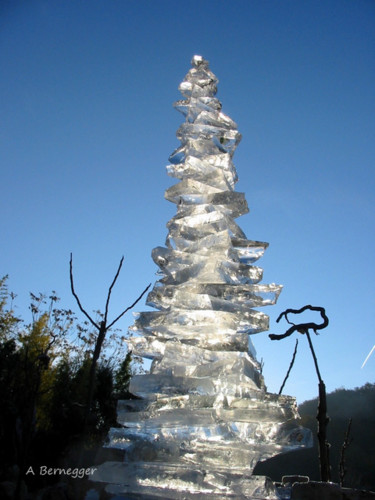 Escultura titulada "Colonne de glace" por Alain Bernegger, Obra de arte original, Cristal