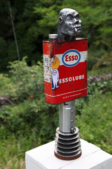 Sculpture titled "Oil Boy Esso" by Bertrand Gregoire, Original Artwork, Aluminium