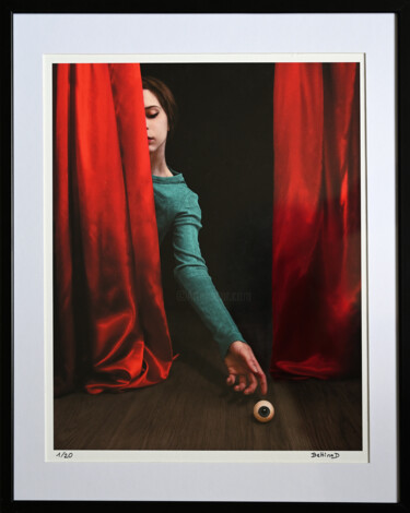 Фотография под названием "Jeter un œil 01/20" - Bettina Dupont, Подлинное произведение искусства, Манипулированная фотография
