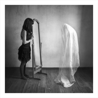 Фотография под названием "No reflection 1/3" - Bettina Dupont, Подлинное произведение искусства, Манипулированная фотография