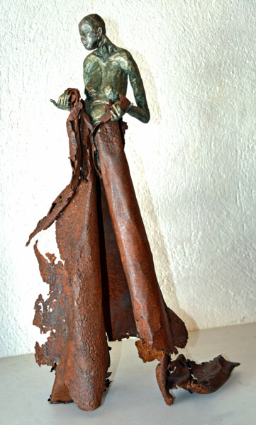 Sculpture titled "mue" by Betty Hanns, Original Artwork, Paper