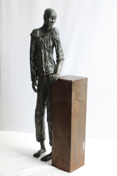 Sculpture titled "présence 2" by Betty Hanns, Original Artwork, Paper