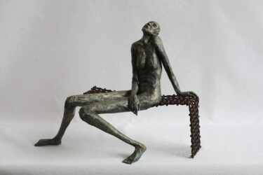 Skulptur mit dem Titel "ça ne va pas tomber…" von Betty Hanns, Original-Kunstwerk, Papier