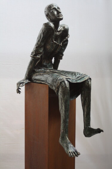 Sculpture intitulée "présence 10" par Betty Hanns, Œuvre d'art originale, Papier mâché