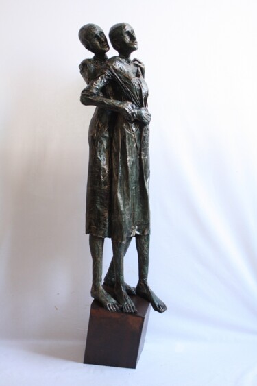 Скульптура под названием "présence12" - Betty Hanns, Подлинное произведение искусства, Бумага