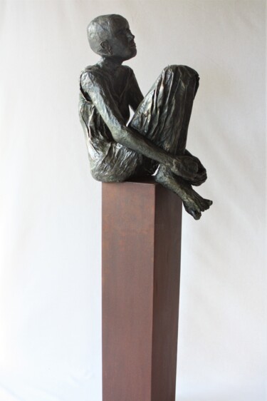 Sculpture titled "présence 17" by Betty Hanns, Original Artwork, Paper maché