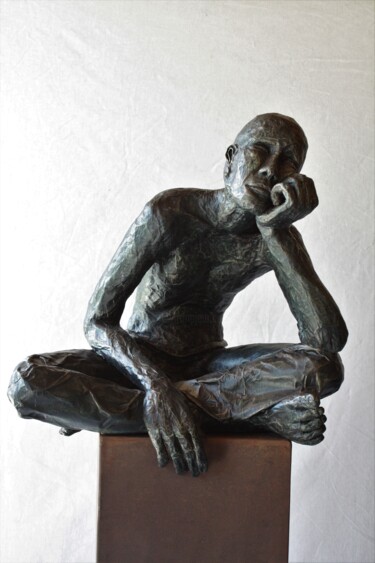 Rzeźba zatytułowany „je t'écoute” autorstwa Betty Hanns, Oryginalna praca, Papier mache