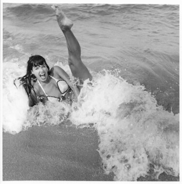 Photography titled "Floride – 1955 #34" by Betty Page - Bunny Yeager, Original Artwork, Non Manipulated Photography