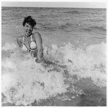 Фотография под названием "Floride – 1955 #25" - Betty Page - Bunny Yeager, Подлинное произведение искусства, Не манипулируем…