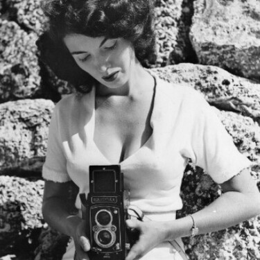 Betty Page - Bunny Yeager Profile Picture Large