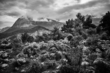 Photographie intitulée "Nowhere: mountains 1" par Georgy Bezborodov, Œuvre d'art originale, Photographie numérique