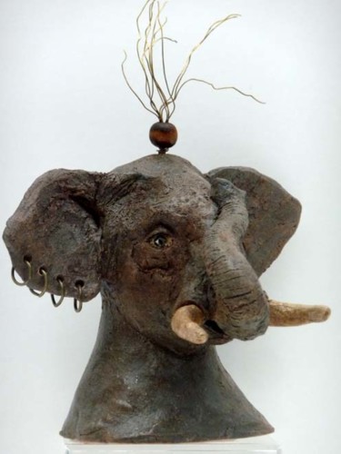 Sculpture titled "lephant.jpg" by Bibi Blanchet, Original Artwork, Terra cotta