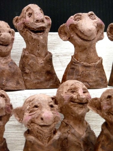 Sculpture intitulée "moines-hilares-" par Bibi Blanchet, Œuvre d'art originale, Terre cuite