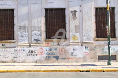 Fotografía titulada "La calle de Asunción" por Gabiless, Obra de arte original