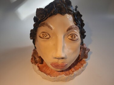Skulptur mit dem Titel "Lonely Women" von Bilge Dogrucuoglu, Original-Kunstwerk, Keramik