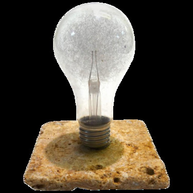 Circa 1940s GE Antique Large Photoflash Wire Filled Lamp Collages intitulée "Circa 1940s GE Anti…" par Bill Reiter, Œuvre d'art originale, Collages