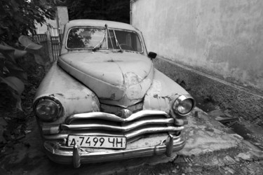 Fotografia intitulada "A car that has not…" por Andrii Bilonozhko, Obras de arte originais, Fotografia digital
