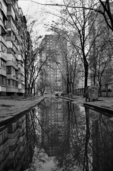 Photography titled "Pool in which the h…" by Andrii Bilonozhko, Original Artwork, Analog photography