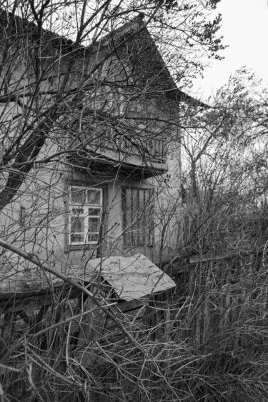 Fotografia intitulada "A house that is nea…" por Andrii Bilonozhko, Obras de arte originais, Fotografia digital