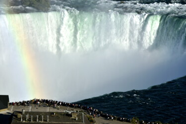 Photographie intitulée "Falls and people" par Blago Simeonov, Œuvre d'art originale, Photographie numérique