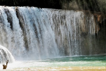 Photographie intitulée "Agua-Asul waterfall…" par Boris Davidovich, Œuvre d'art originale, Photographie numérique