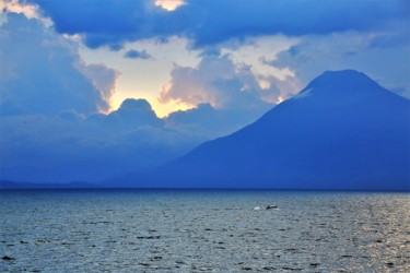 Фотография под названием "Lake Atitlan. #1. G…" - Boris Davidovich, Подлинное произведение искусства, Цифровая фотография