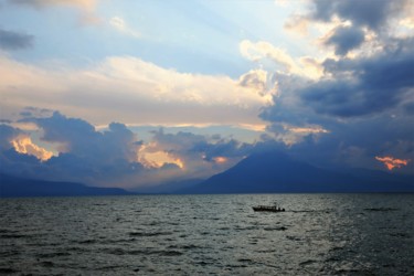 Фотография под названием "Lake Atitlan. #4. G…" - Boris Davidovich, Подлинное произведение искусства, Цифровая фотография