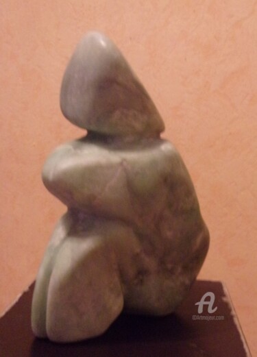 Skulptur mit dem Titel "La Femme Assise" von Roberto Urbano, Original-Kunstwerk, Seife
