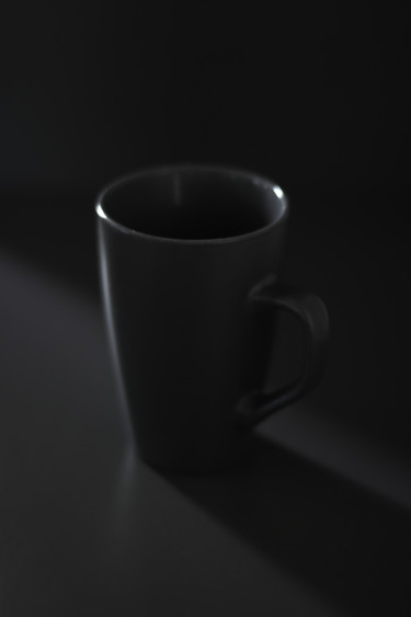 Fotografia zatytułowany „Gray mug” autorstwa Ekaterina Bokova, Oryginalna praca, Fotografia cyfrowa