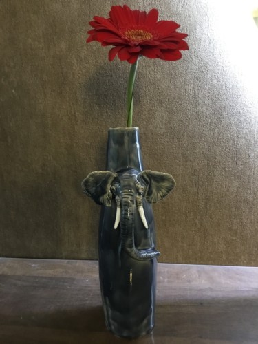 Sculpture titled "Vase Éléphant 2 gri…" by Nicole Boldo, Original Artwork, Ceramics