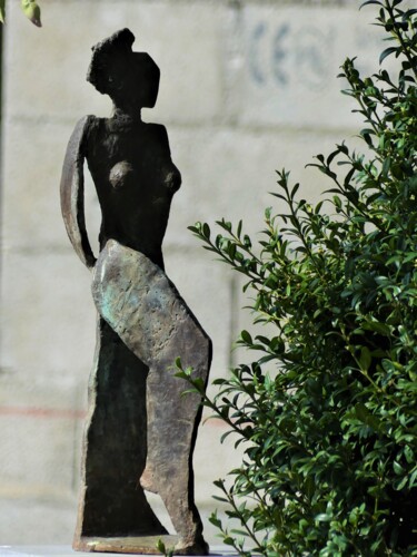 Sculpture titled "zoe" by Pascal Borgo, Original Artwork, Bronze