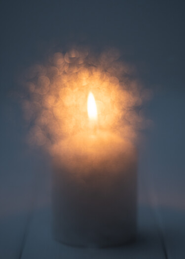 Fotografia zatytułowany „the candle was burn…” autorstwa Boris Belkania, Oryginalna praca, Fotografia cyfrowa