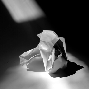 Fotografia intitulada "Boule de papier" por Boris Barbey, Obras de arte originais, Fotografia digital
