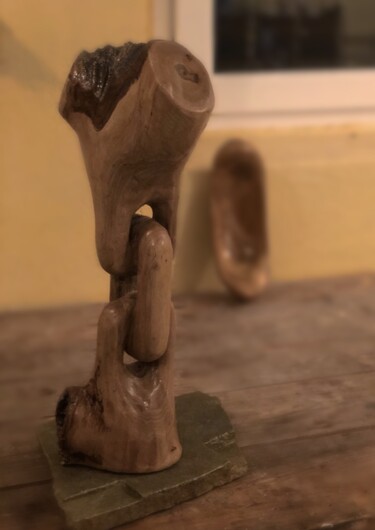 Sculptuur getiteld "wood carving - chain" door Borys Gierlinski, Origineel Kunstwerk, Hout
