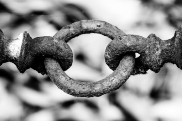 Fotografía titulada "The chain beyond wh…" por Jgc Braticius, Obra de arte original, Fotografía digital