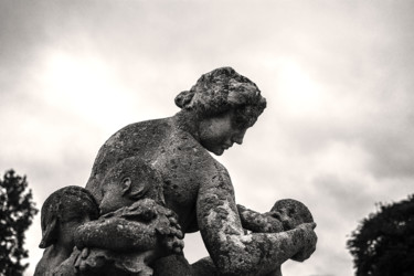 Photographie intitulée "Motherhood I" par Jgc Braticius, Œuvre d'art originale, Photographie numérique