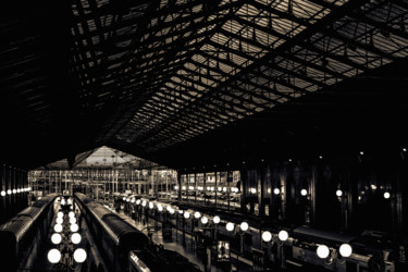 Fotografie getiteld "Gare du Nord" door Jgc Braticius, Origineel Kunstwerk, Digitale fotografie