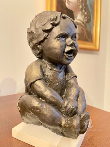 Scultura intitolato "Le rire de l'enfant" da Brigitte Bouron, Opera d'arte originale, Argilla