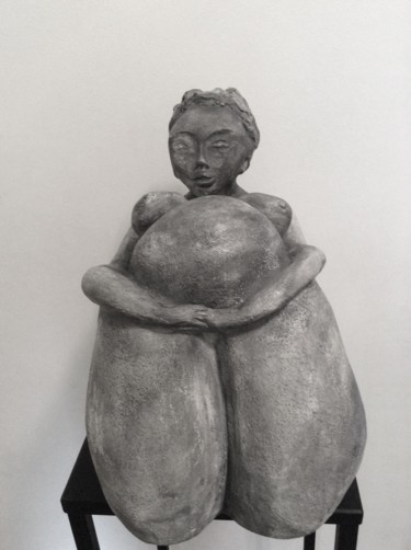 Sculpture intitulée "Enceinte" par Brigitte Reina, Œuvre d'art originale, Terre cuite