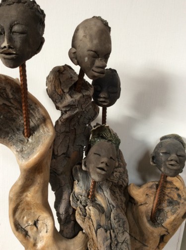 Sculptuur getiteld "Famille africaine" door Brigitte Reina, Origineel Kunstwerk