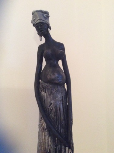 Sculpture intitulée "Femme d'Afrique" par Brigitte Reina, Œuvre d'art originale