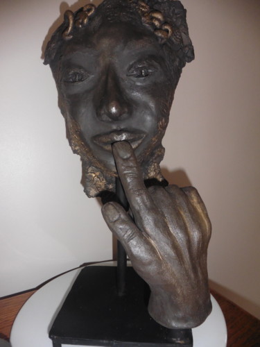 Sculpture titled "FRAGMENT chuuuuttt" by Brigitte Bodo, Original Artwork, Terra cotta