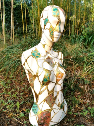 Escultura intitulada "Miss kintsugi" por Brigitte Dravet, Obras de arte originais, Colagens