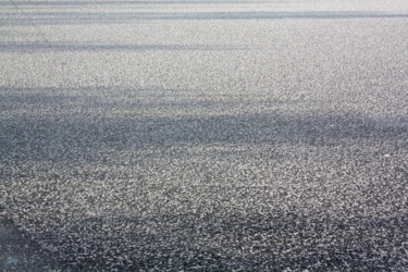 Photographie intitulée "Ice On The Lake" par Sergei Smv, Œuvre d'art originale