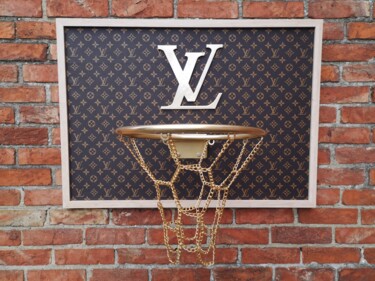 Scultura intitolato "Louis Vuitton frame…" da Brother X, Opera d'arte originale, Alluminio