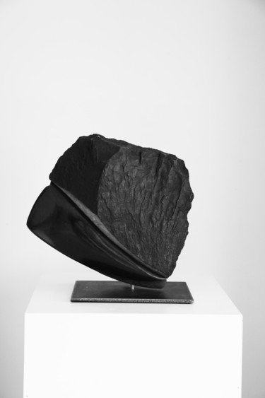 Sculpture intitulée ""BLACK STONE"" par Bruce Clicq, Œuvre d'art originale