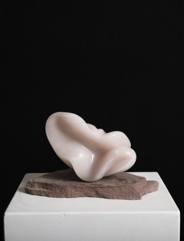 Sculpture titled "Intimité" by Brune Somogyi, Original Artwork, Stone