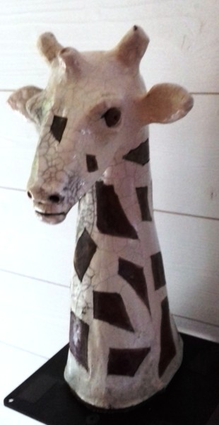 Sculpture intitulée "Dame Girafe du Cosq…" par Buissonnières, Œuvre d'art originale, Céramique