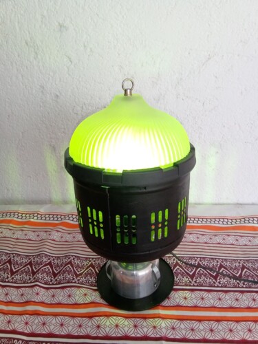 Design intitolato "green rocket lamp" da Calavera Estudio Dgo Mx, Opera d'arte originale, Metalli